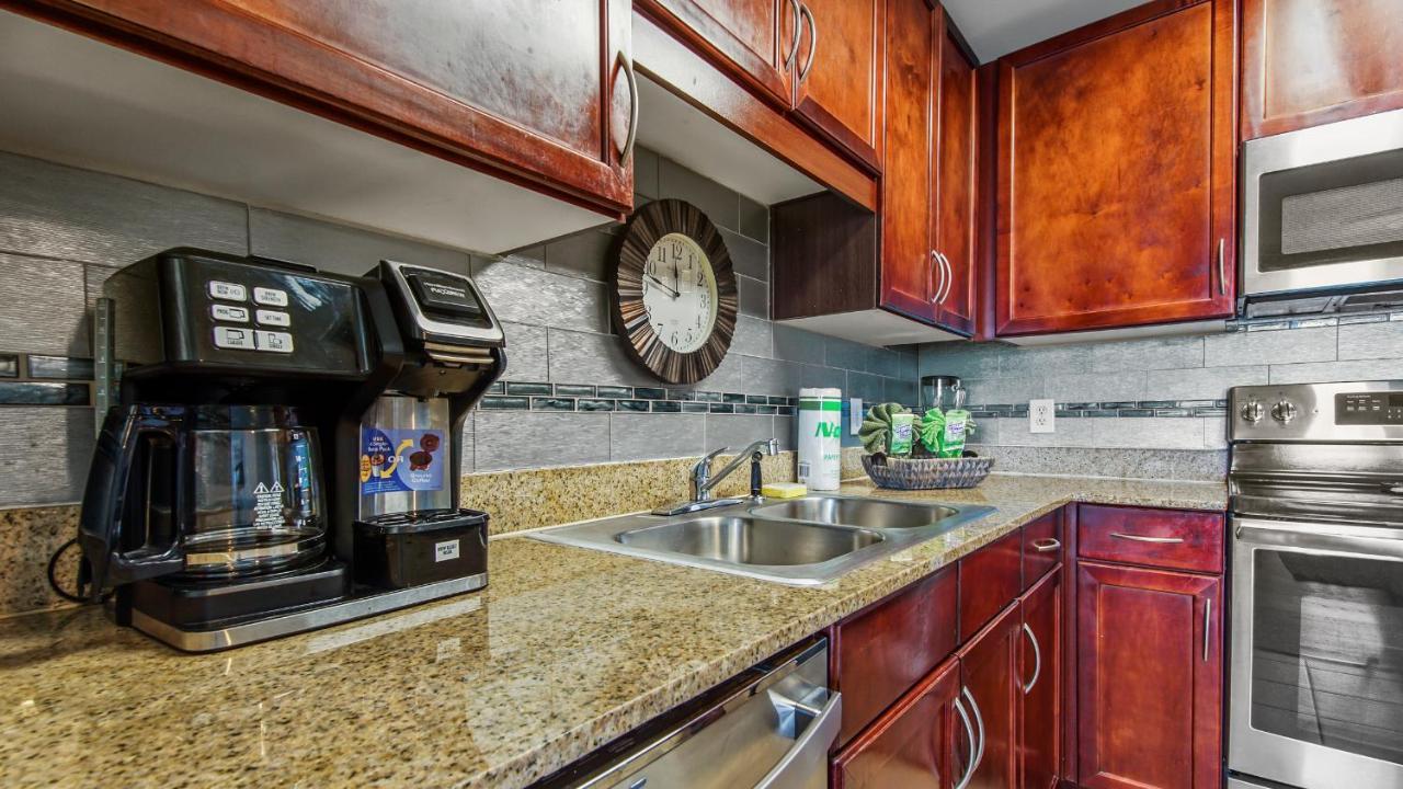 Sunsational At Laketown Wharf #1924 By Nautical Properties Panama City Beach Exterior photo